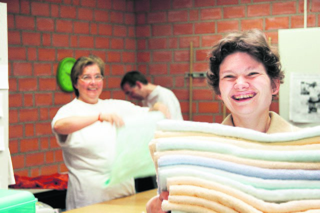 Die Inklusion Behinderter, die in Betrieben wie dieser Wäscherei arbeiten, wird durch den Kurswechsel gefährdet | Foto: Marc-Oliver Schulz