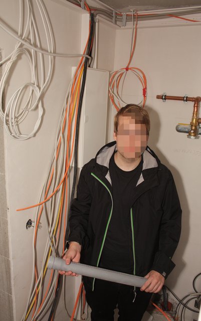 Der Frust ist groß bei diesem Wohnungskäufer: Er konnte nicht einziehen, weil innen nichts fertig war
