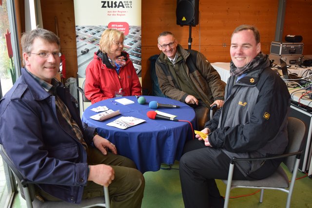 Impressionen: Tulpenfest in den Winsener Luhegärten, André Wiese und Martin Röper beim Radio-Interview mit dem Bürgersender ZuSa