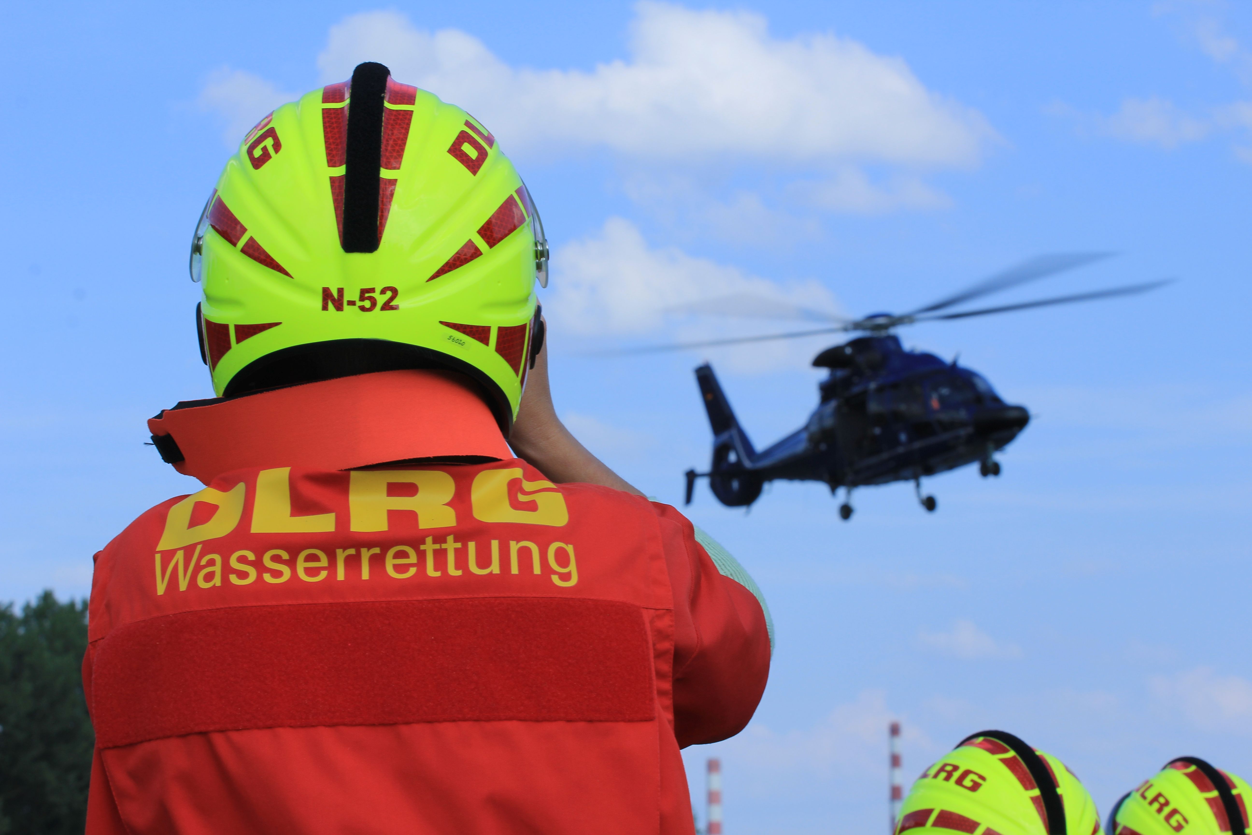 Die DLRG übt zusammen mit dem DRK und der Bundespolizei