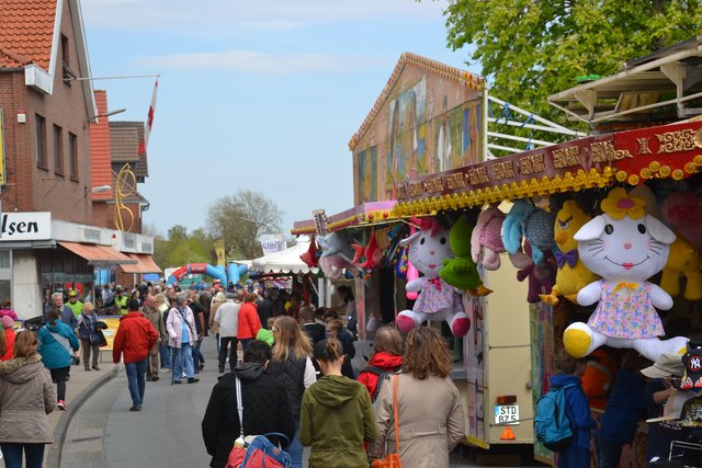 Blütenfest in Jork: Ihre Majestät Gesche Wick - Jork