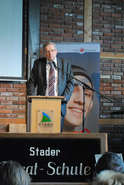 Andreas Schraknepper, Geschäftsführer der Stader Privatschule