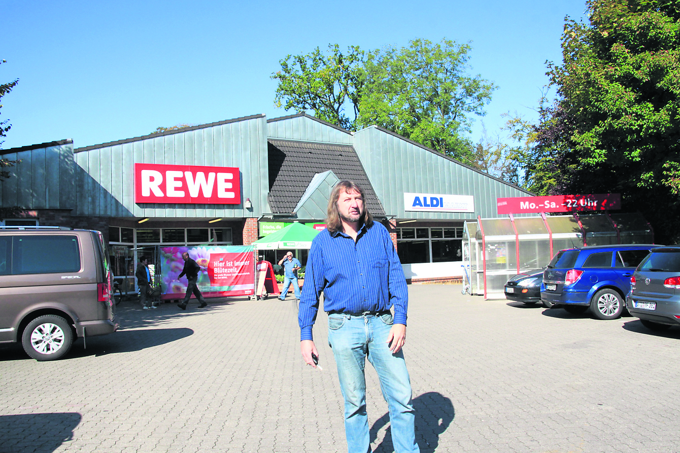 Einkaufsmeile im Wandel: Bürgermeister Bernd Reimers begleit die Zentrumsplanung in Himmelpforten