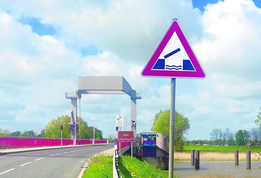 Sanierungsbedürftig: die Klappbrücke über die Oste bei Geversdorf