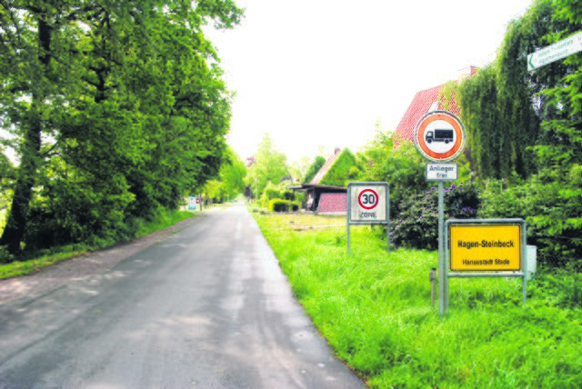 In Hagen-Steinbeck stehen ca. 50 Häuser (kl. Foto) künftig eingezwängt zwischen einem Gewerbe- und einem Naturschutzgebiet