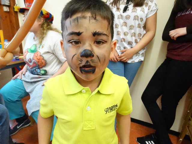Yigit (3) ließ sich schminken