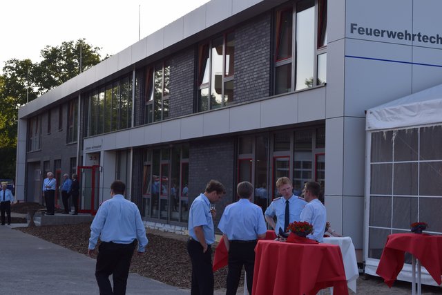 Einweihung des neuen Lehrgang- und Stabsgebäudes der Feuerwehrtechnischen Zentrale in Hiitfeld