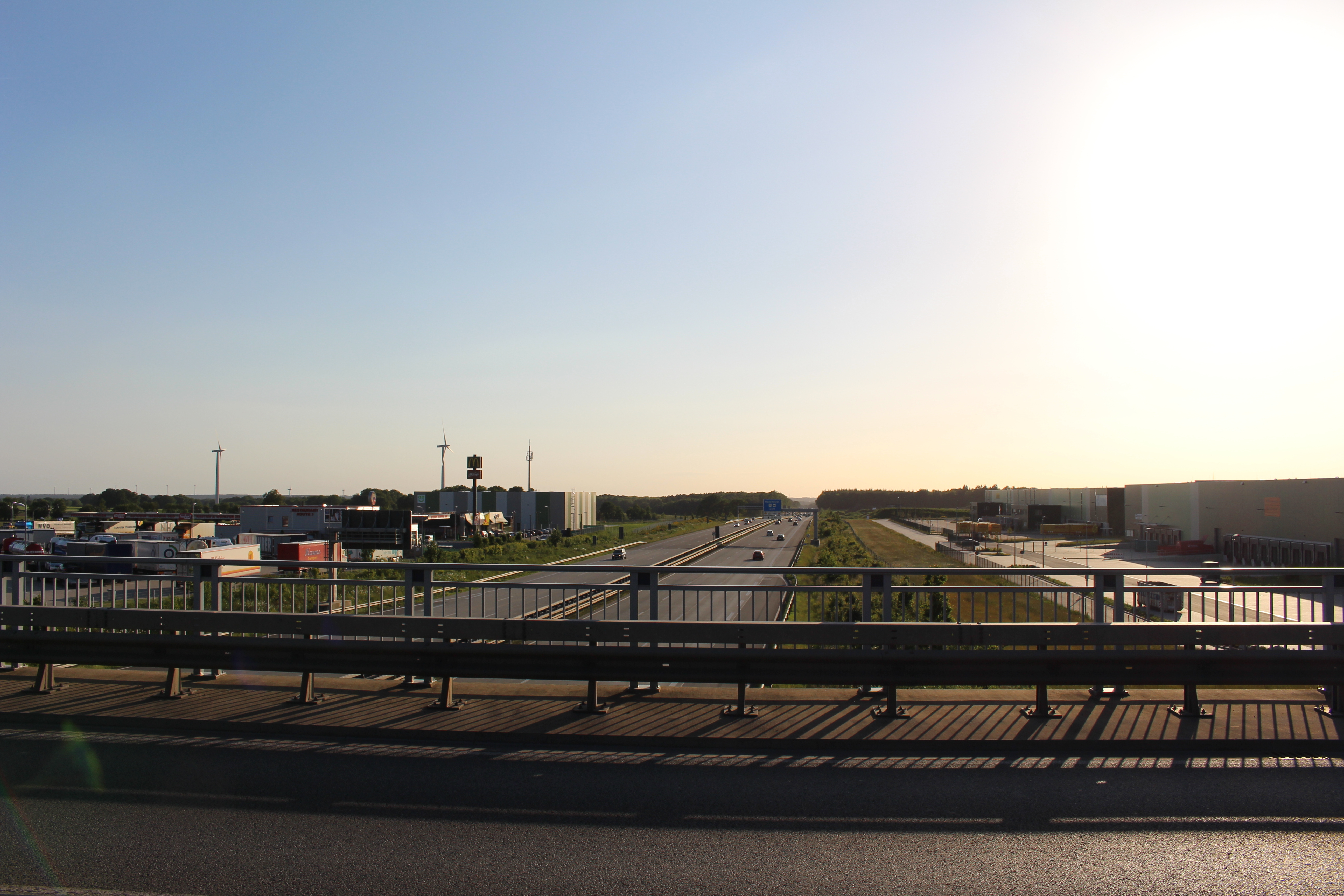 Ist durch seine Nähe zum Hamburger Hafen und zur Autobahn ein optimaler Logistik-Standort: das Gewerbegebiet bei Rade