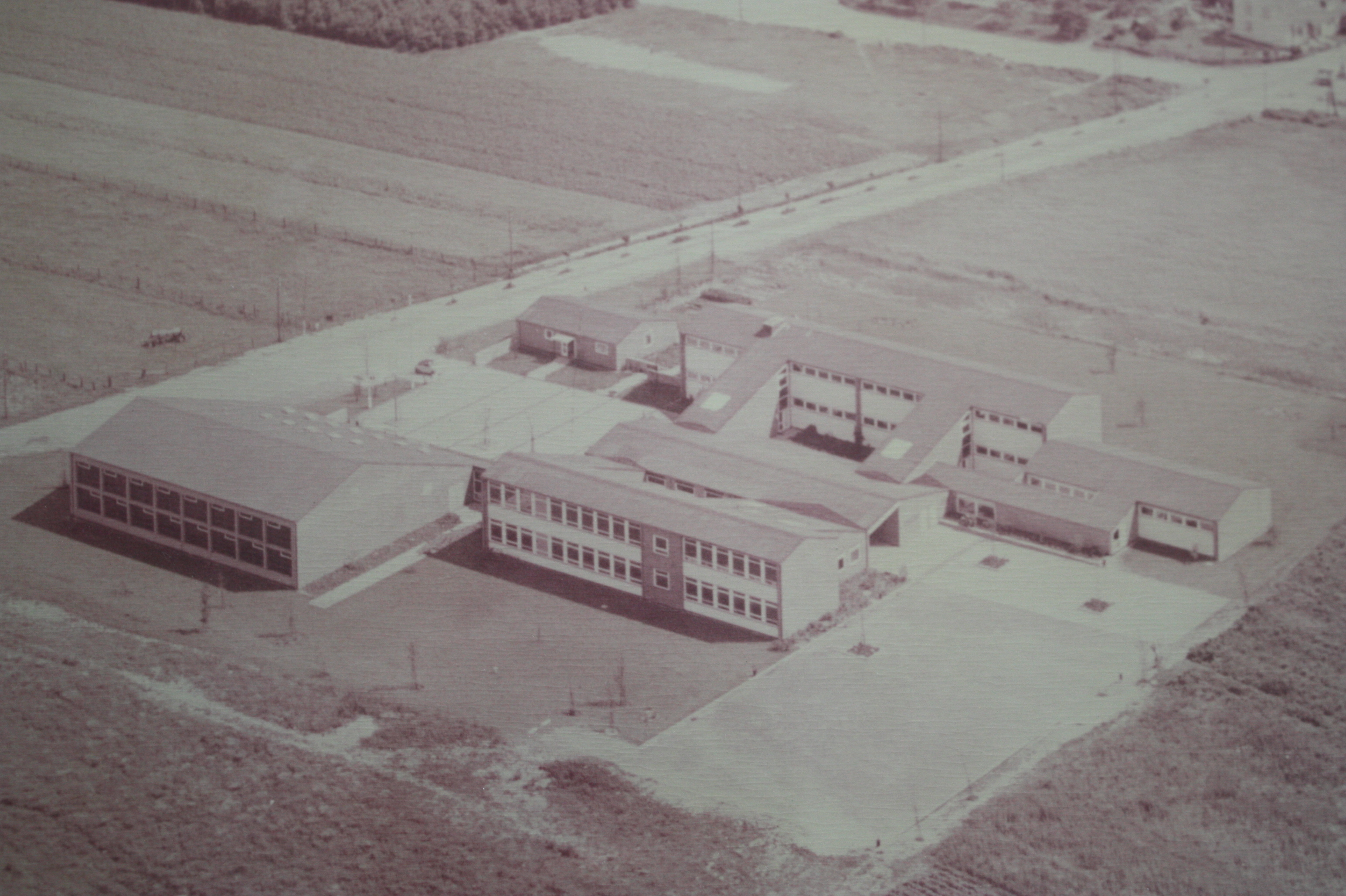 Ein Blick zurück: Vor 50 Jahren stand die Heideschule noch allein auf weiter Flur