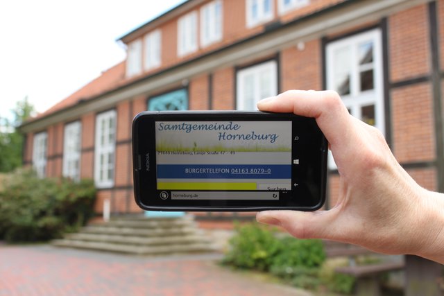 Bester Empfang am Horneburger Burgmannshof: Per öffentlichem W-LAN geht es "ratz-fatz" ins Internet