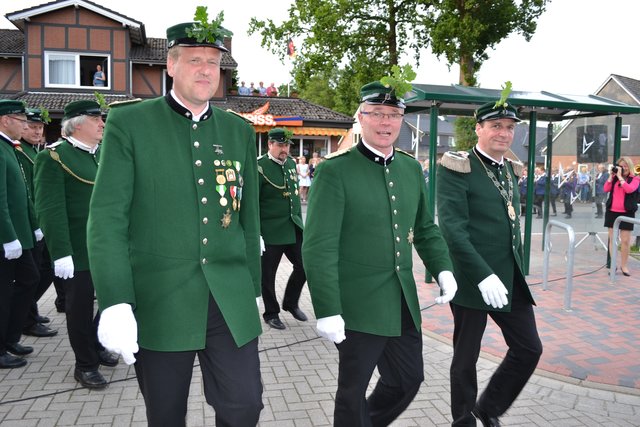 Die Tostedter Schützen (v. li.): Rainer Kröger, Karl-Siegfried Jobmann und Karl Christian John