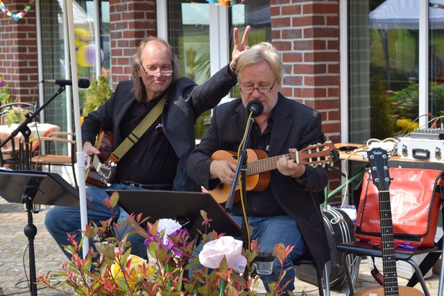 Sommerfest beim Alten- und Pflegeheim Marschacht: Die "Tüdelboys"