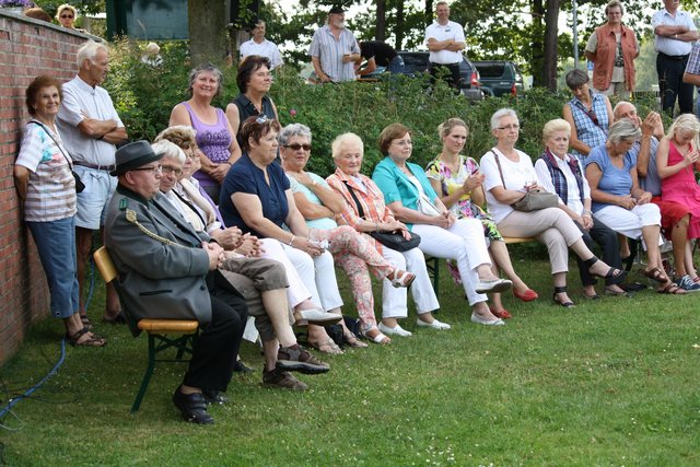 Das Volks- und Schützenfest in Hanstedt ist sehr beliebt. Viele Besucher lassen sich die Proklamation am Montag nicht entgehen