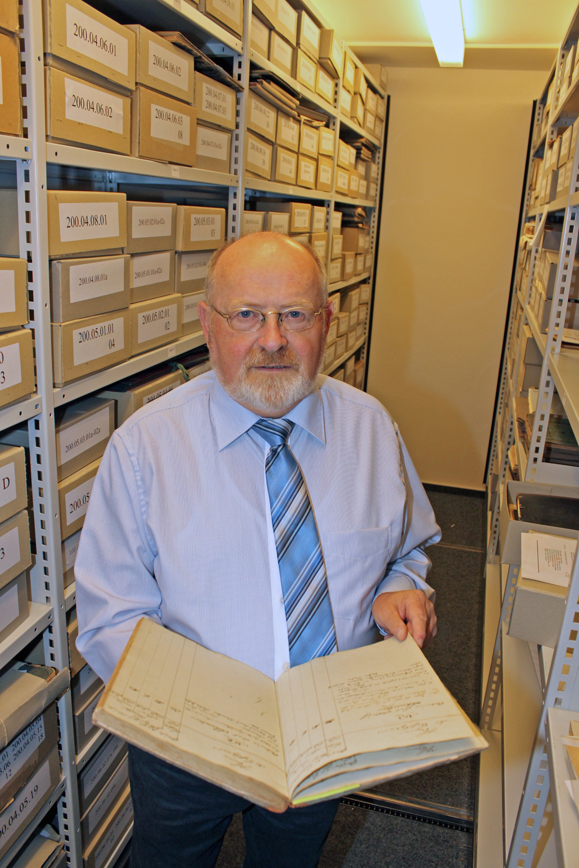 Herr der verborgenen Schätze: der Harsefelder Archivleiter Ingo Wilfling