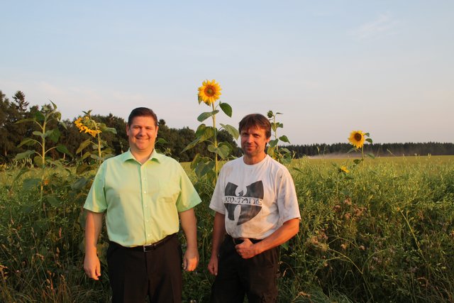 Stefan Jopp (li.) und Frank Buchholz setzen sich für den natürlichen Lebensraum von Insekten und Niederwild ein