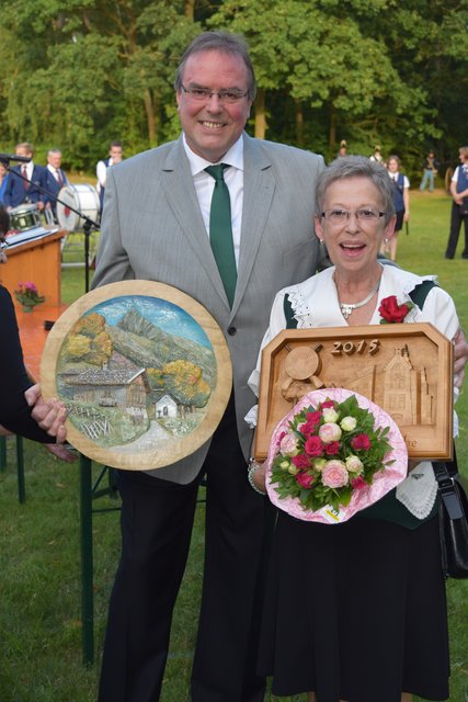 Nahm gleich drei neue Orden mit nach Hause: Damenkönigin Edith Putensen