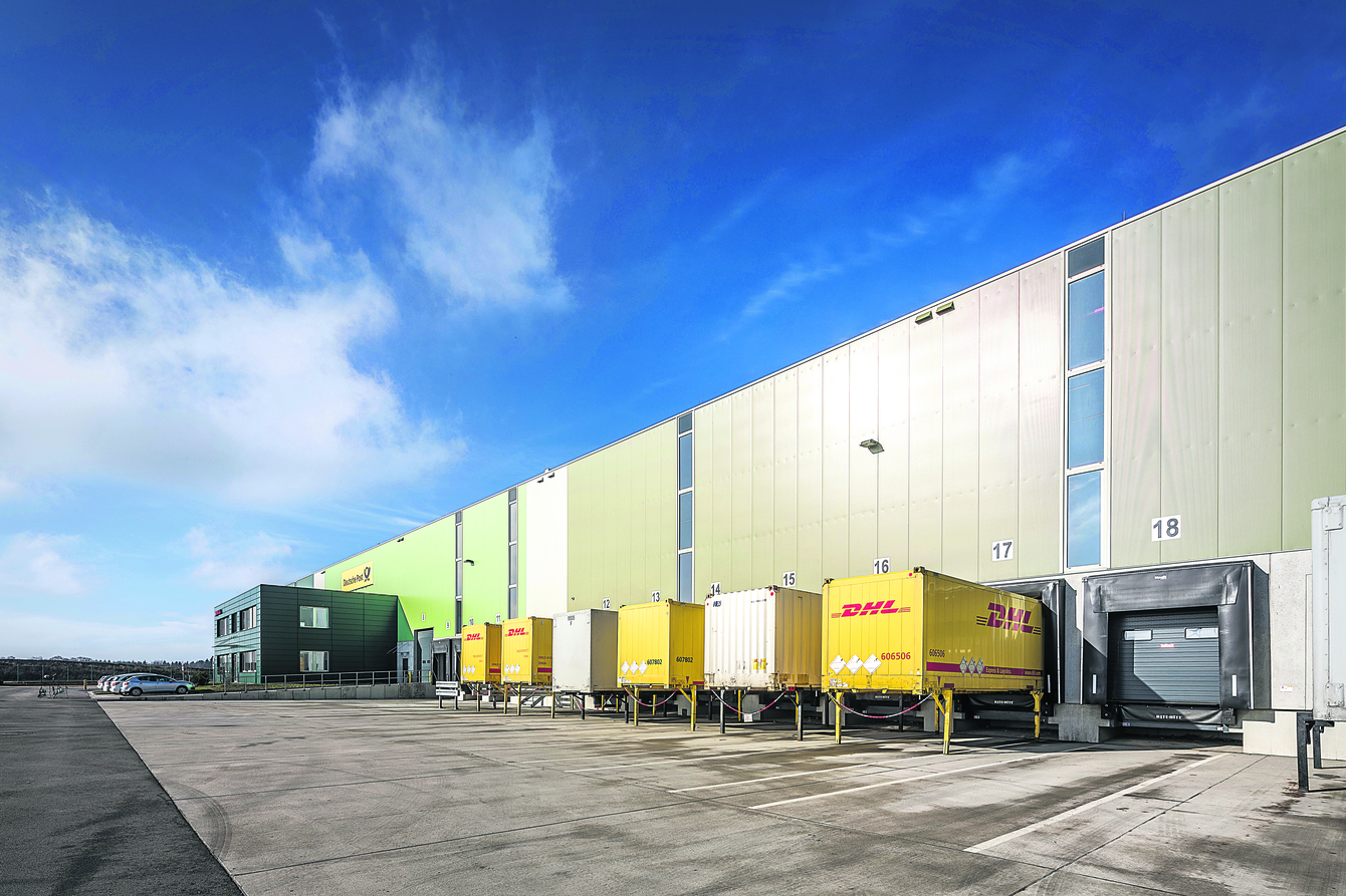 Hallen in verschiedenen Größen gehören zum Logistikpark Mienenbüttel