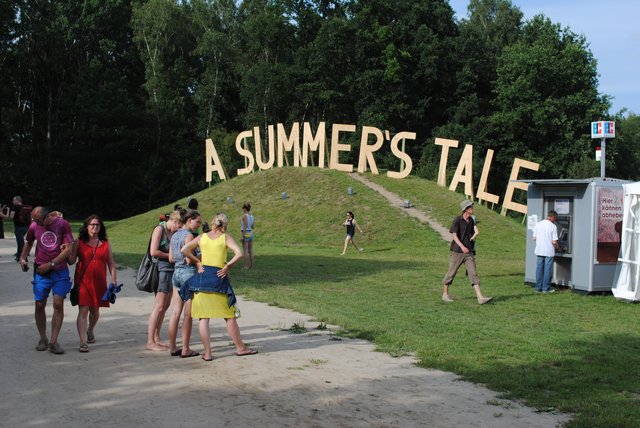 Unübersehbarer Wegweiser: Hier geht's lang zum "A Summer's Tale"-Festival