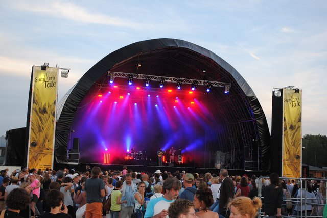 Ein Highlight im wahrsten Wortsinn: die gigantische Festival-Konzertbühne