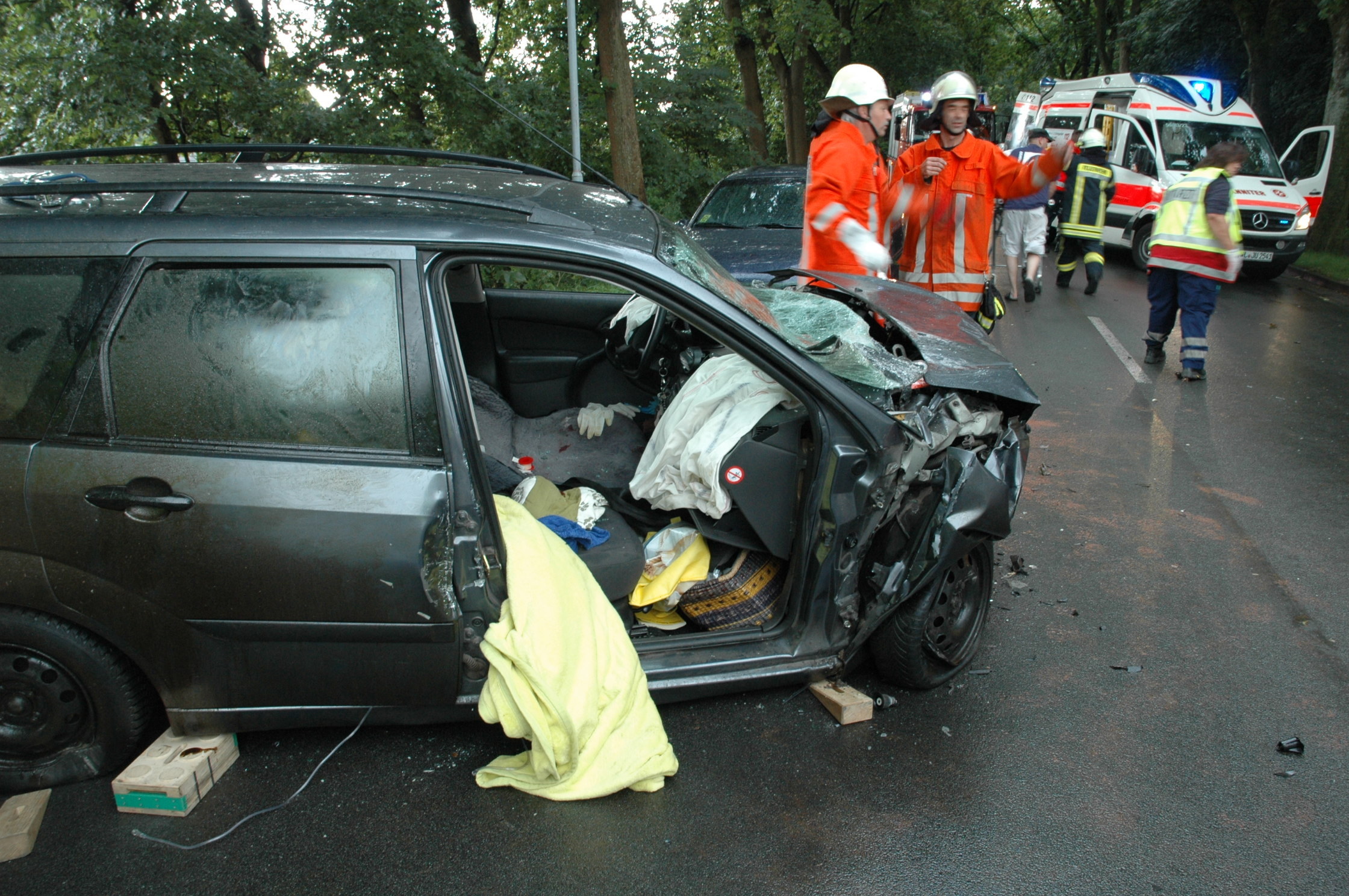 Der Ford der Unfallgegnerin ist ein Totalschaden