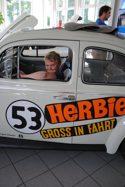 Jann-Filipp hat sich bei "Herbie" gleich ans Lenkrad gesetzt