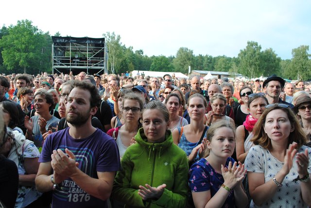 Ein Meer aus Musikfans: Das Festival lockte Tausende begeisterte Besucher an