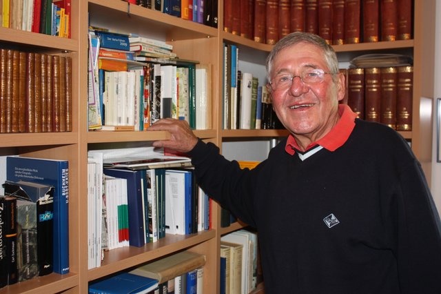 Nur einen kleinen Teil seiner Bücher brachte Thomas Glaue im neuen Zuhause unter