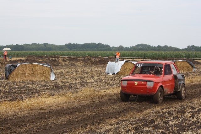 Ein Rennfahrer auf dem Weg zum "Boxenstopp"