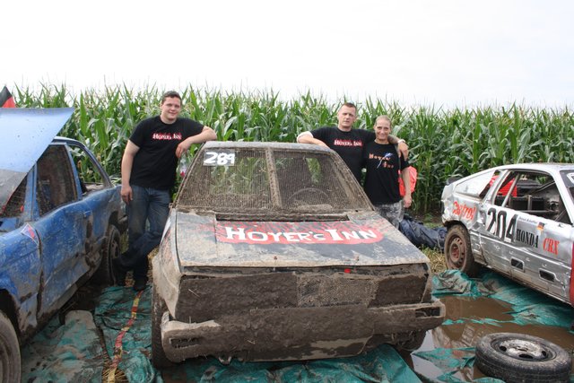 Frank und Sonja Hoyer (re.) mit Fahrer Christoph Krebs