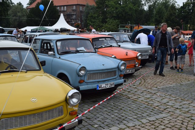 DDR-Nostalgie: Oldtimer-Treffen in Winsen