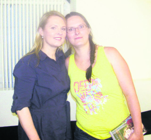 Bei einem Treffen: Sängerin Patricia Kelly (li.) und ihr Fan Melanie Anderke