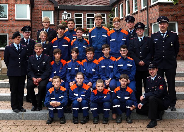 Die Salzhäuser Jugendfeuerwehr mit ihren Betreuern | Foto: Albin Zirk