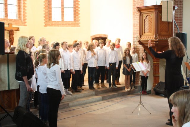 Auftritt in der St. Paulus-Kirche: der Chor der Richard-Steiner-Schule | Foto: os