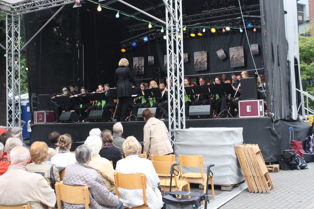 ... und das Stadtorchester Buchholz | Foto: os