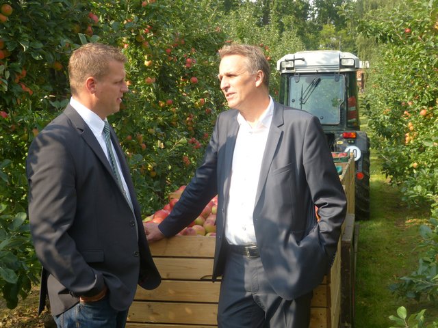 Ulrich Buchterkirch (li.) im Gespräch mit Stephan Wenzel