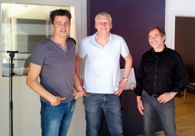 Produzent Dirk Fiebig (v. li.) mit dem "Duo Hossa", Henning Knorr und Ulli Kinner | Foto: Duo Hossa