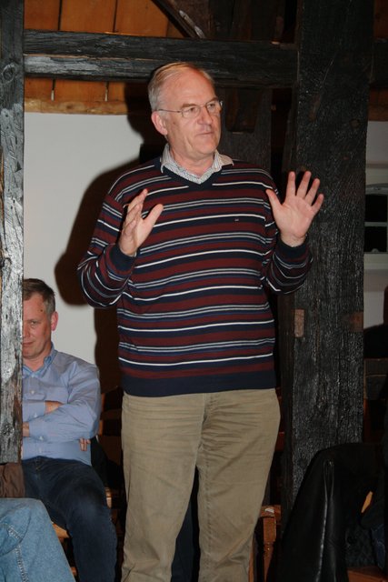Dr. Burkhardt Pauluhn will sich erst am Dienstag zu seiner Abwahl äußern