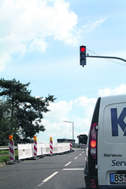 Die Wartezeit an der Ampel beträgt derzeit etwa vier Minuten. "Akzeptabel", findet Maschens Ortsbürgermeisterin Angelika Tumuschat-Bruhn
