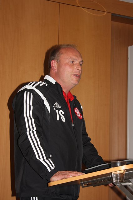 08-Trainer Thorsten Schneider