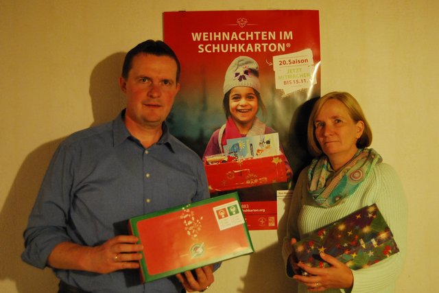 Elke und Eckhard Fitz sammeln in Buchholz und Umgebung bereits seit 15 Jahren Geschenkkartons ein | Foto: Wilfried Wiegel