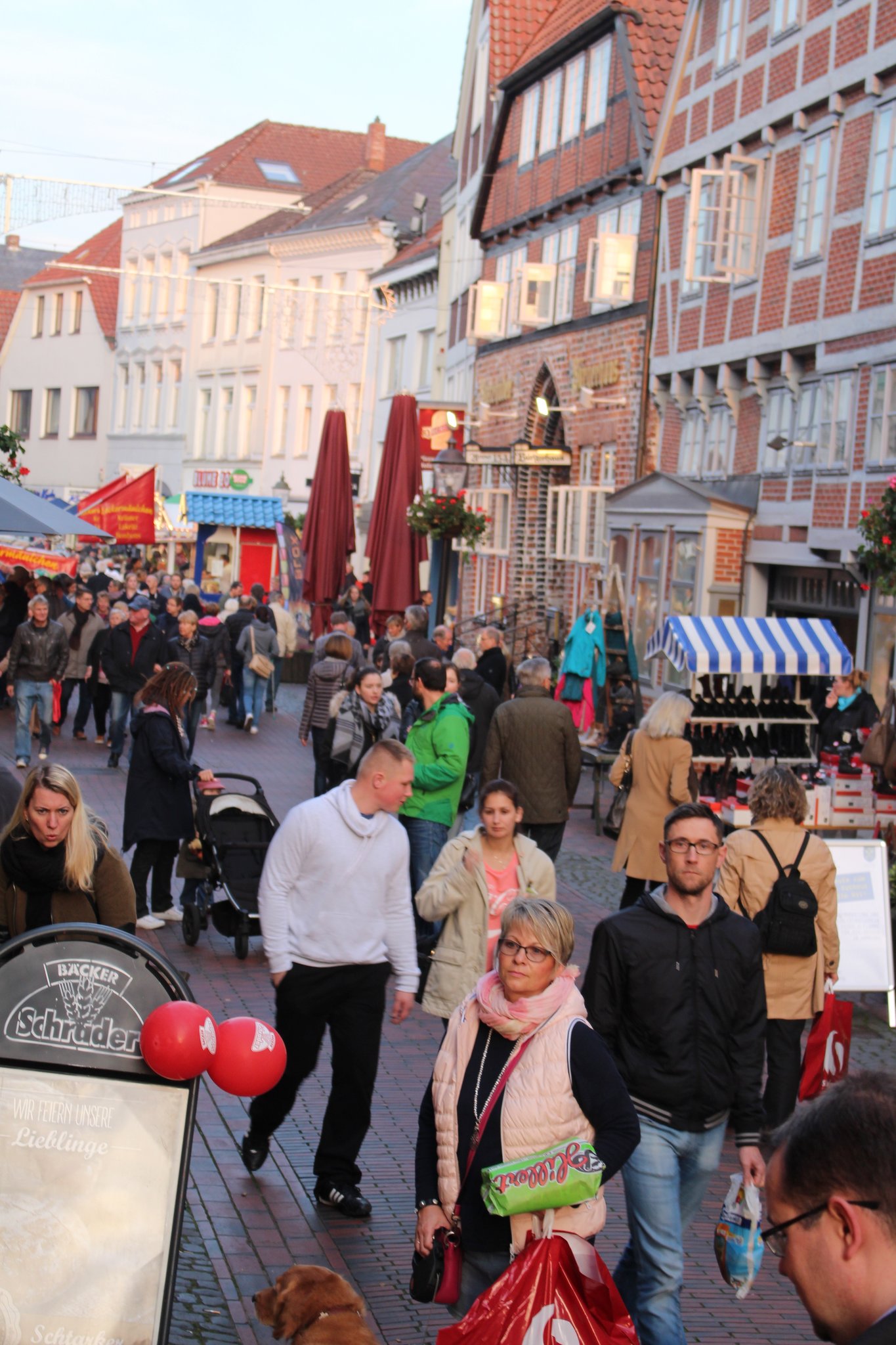 Mulheim Karlich In Feierlaune Verkaufsoffener Sonntag Ein Erlebnis Fur Die Ganze Familie
