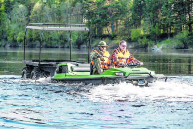 Wasser, ein Problem? Nein - der Tinger kann schwimmen | Foto: Tinger