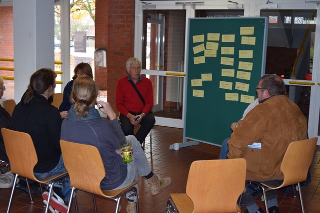 Arbeit der verschiedenen Workshops beim Generationentag: In Arbeitsgruppe fassten die Teilnehmer ihre Erfahrungen und Ansichten zusammen