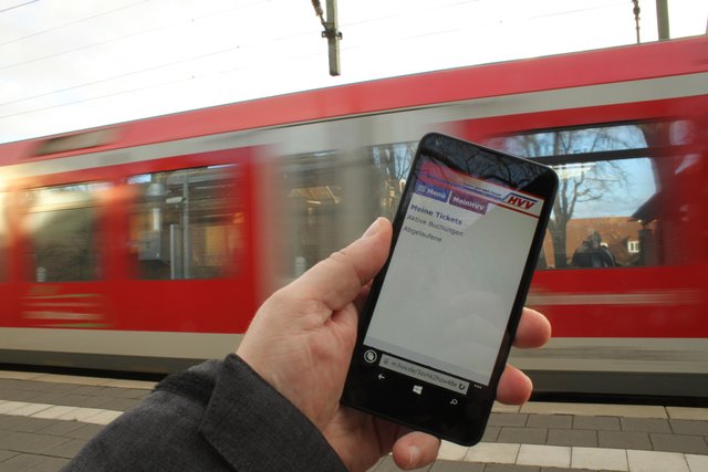 Ärgerlich: Das Mobilticket wird nicht heruntergeladen und der Zug fährt ab