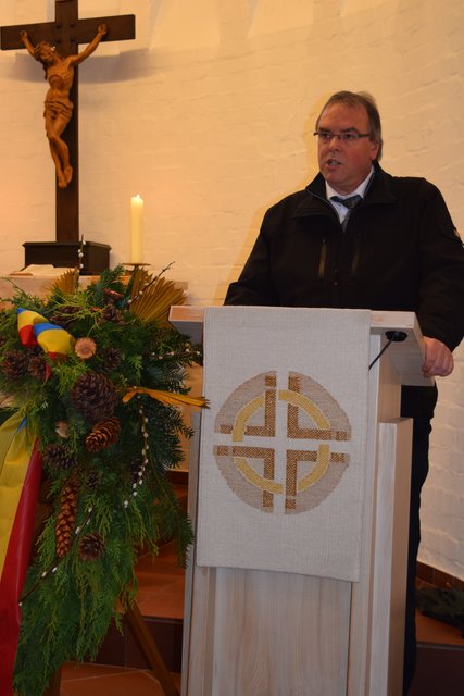 Volkstrauertag: Wilfried Rieck gedachte auch der Opfer des Terroranschlages in Paris