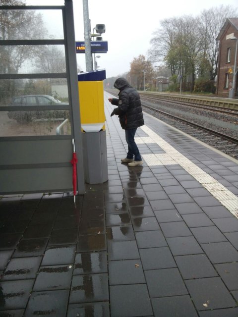 Am Bahnhof in Himmelpforten ist derzeit nur ein Ticketautomat in Betrieb