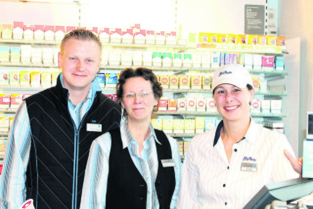 Sind gern für ihre Kunden da (v. re.): Nadine Geyer, Bettina Hingst und Jens Braunschweig