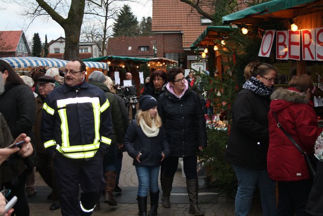 In der Budenstadt gab es vieles zu entdecken - von leckeren Kalorienbomben bis hin zu Schmuck und Dekoartikeln