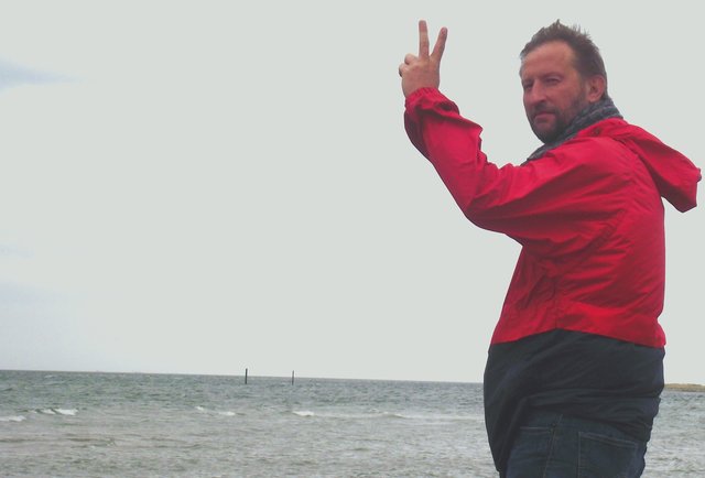 Aufenthalte am Meer, wie hier an der Ostsee, sind für Heinz Ratz die pure Erholung nach den anstrengenden Tourneen durch halb Europa | Foto: Peter Dermühl