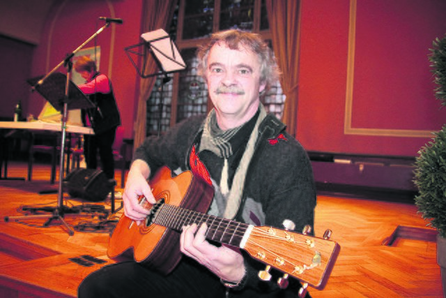 Musiker Matthias Witzig sang für die Kinder